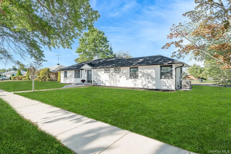 5 Huron Avenue, Massapequa, NY 11758, Massapequa, New York, United States. - Photo 21