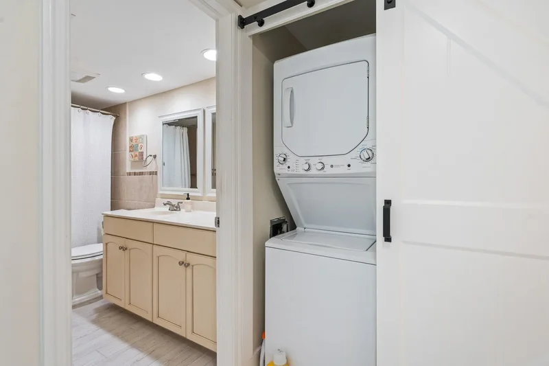 1616 Ocean Drive Unit# 102, Vero Beach, FL 32963, Vero Beach, Florida, United States. - Photo 22