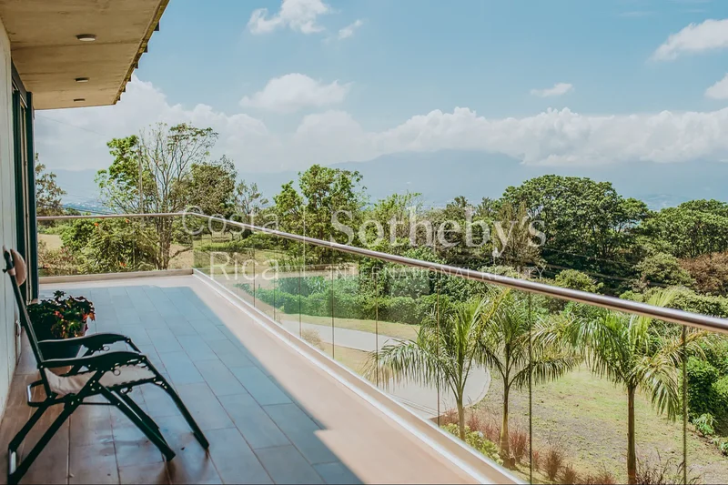 Heredia Modern Mountain Home With Sunset Views