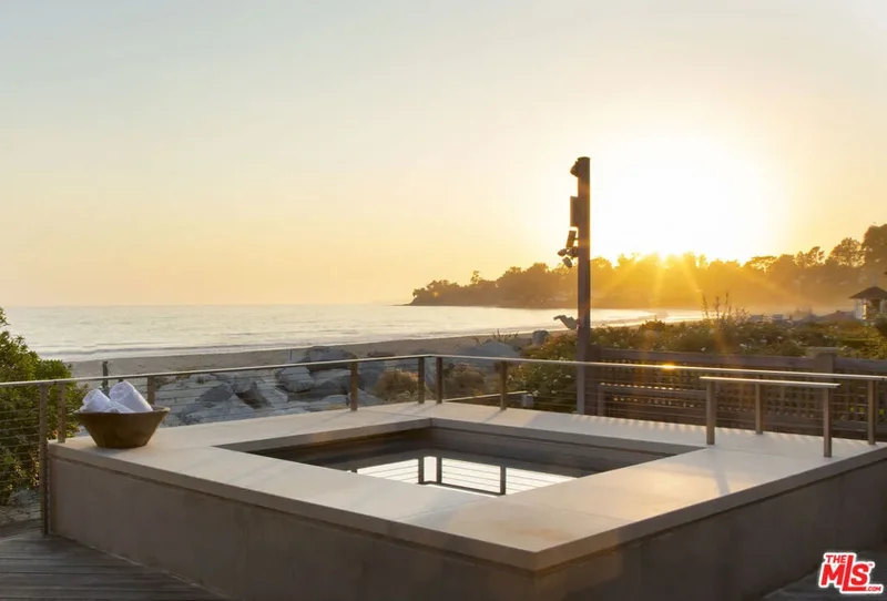 Single Family Residence in Carpinteria