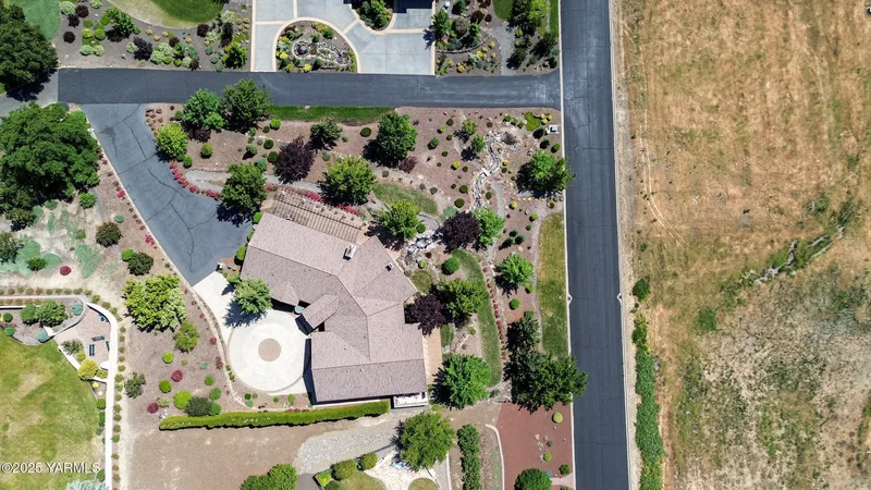 305 Mountain Shadows Pl, Yakima, WA, 98908, USA, Yakima, Washington, United States. - Photo 49