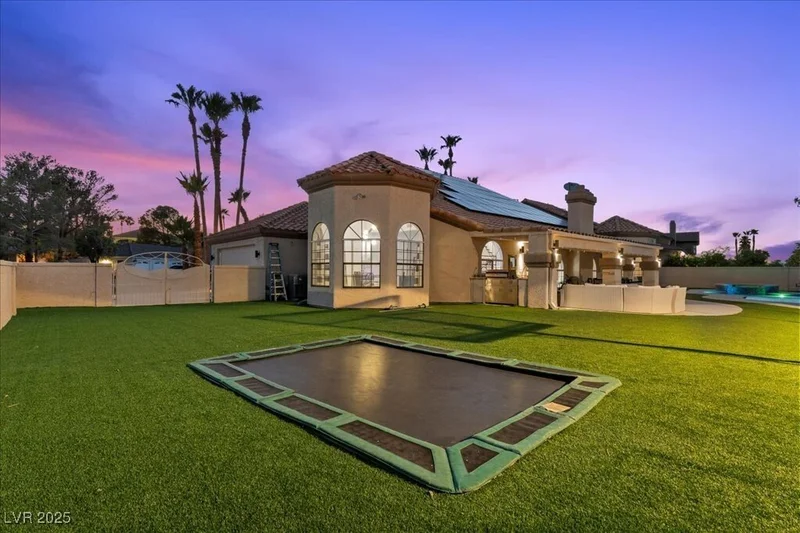 2110 Americas Cup Circle, Las Vegas, Nevada, United States. - Photo 51