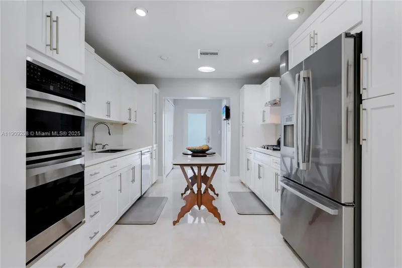 1616 S Bayshore Dr, Miami, Florida, United States. - Photo 20