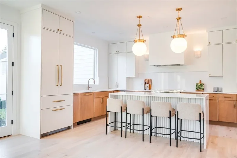 15-17 Jewett Pl, #2, Newton, MA, 02458, USA, Newton, Massachusetts, United States. - Photo 3