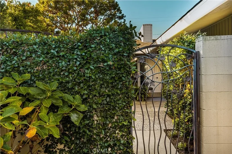 337 Vista Baya, CA, Costa Mesa, California, United States. - Photo 4