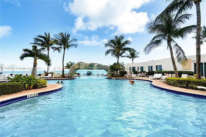 18001 Collins Ave 2009, Golden Beach, Florida, United States. - Photo 21
