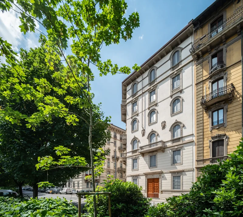 Prestigious Three-Room Apartment in a Liberty-Style Building