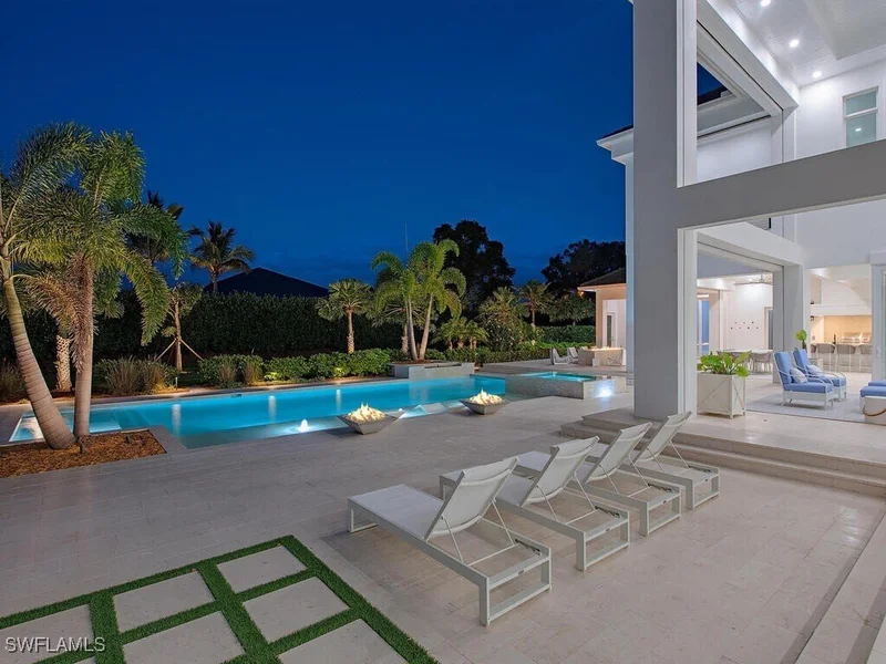 188 West Street, Naples, Florida, United States. - Photo 16