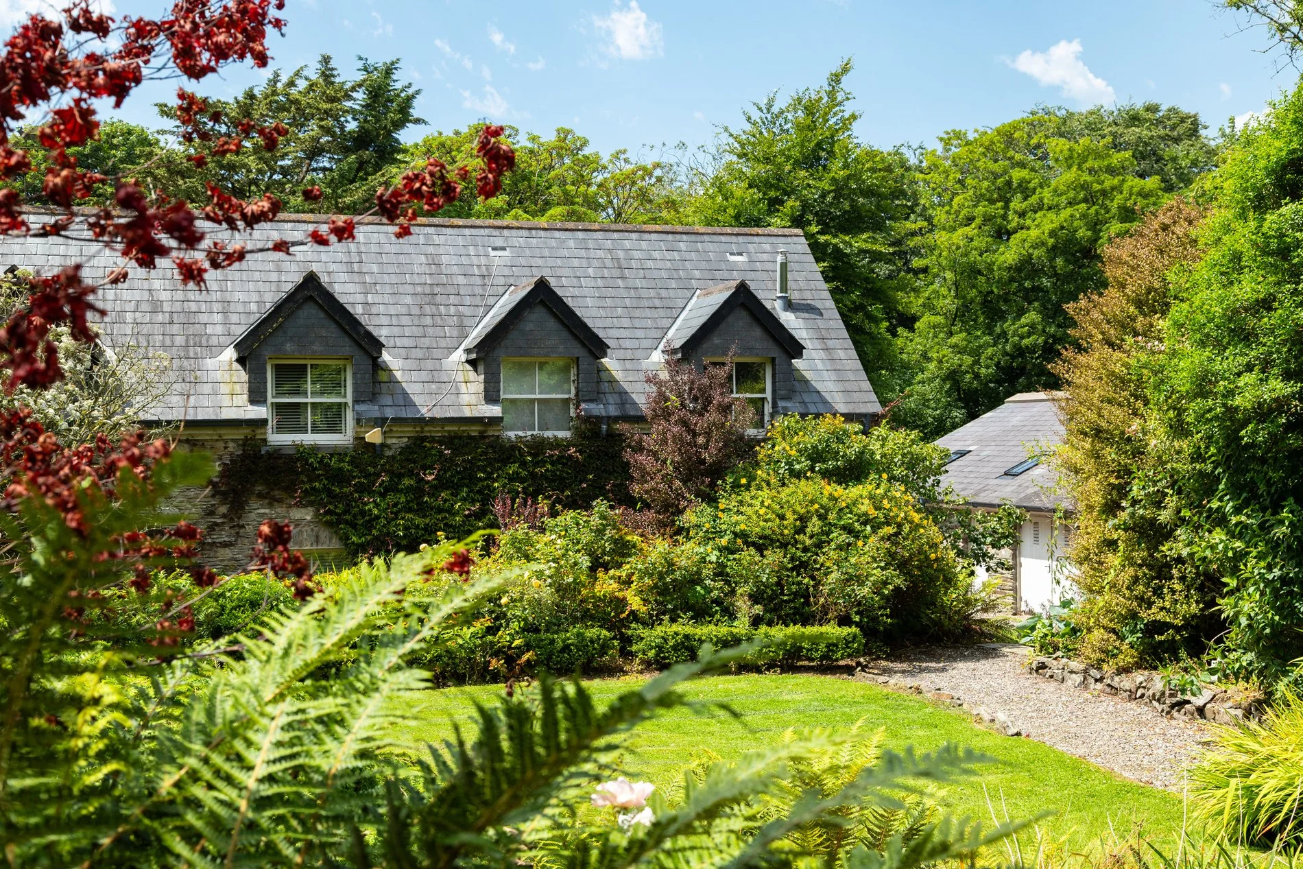 Exterior photo 8