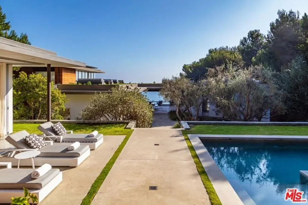 32554 Pacific Coast Highway, Malibu, California, United States. - Photo 9