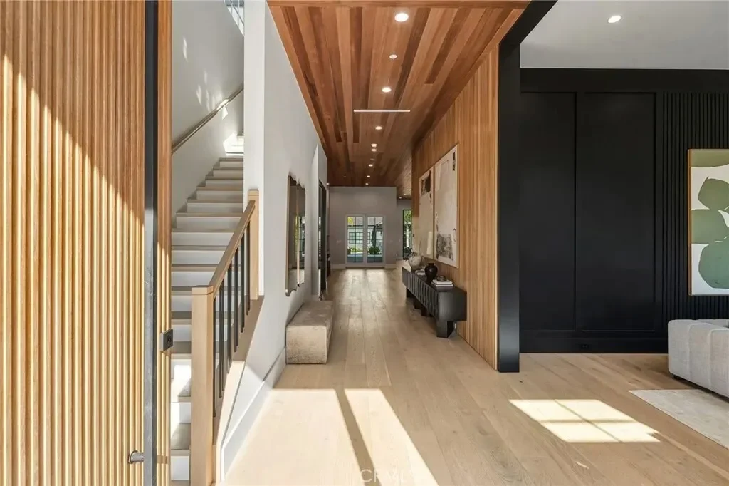 20511 Wells Drive, Los Angeles, California, United States. - Photo 4