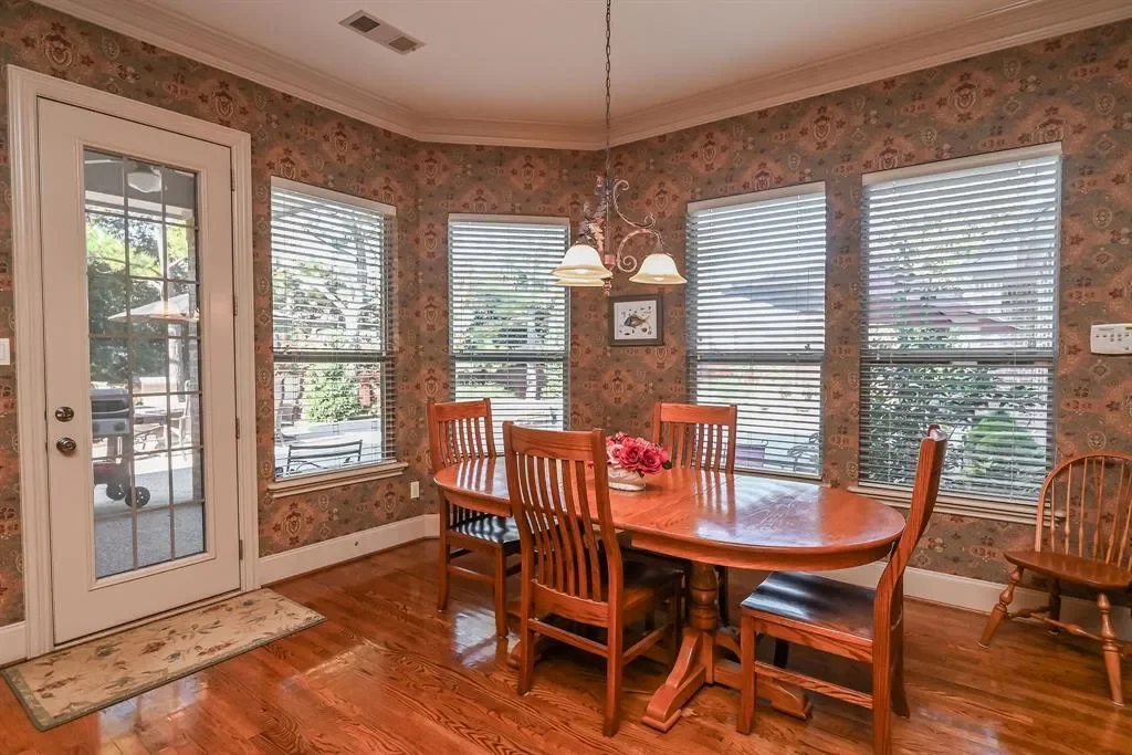 702 Sussex Court, Grapevine, Texas, United States. - Photo 14