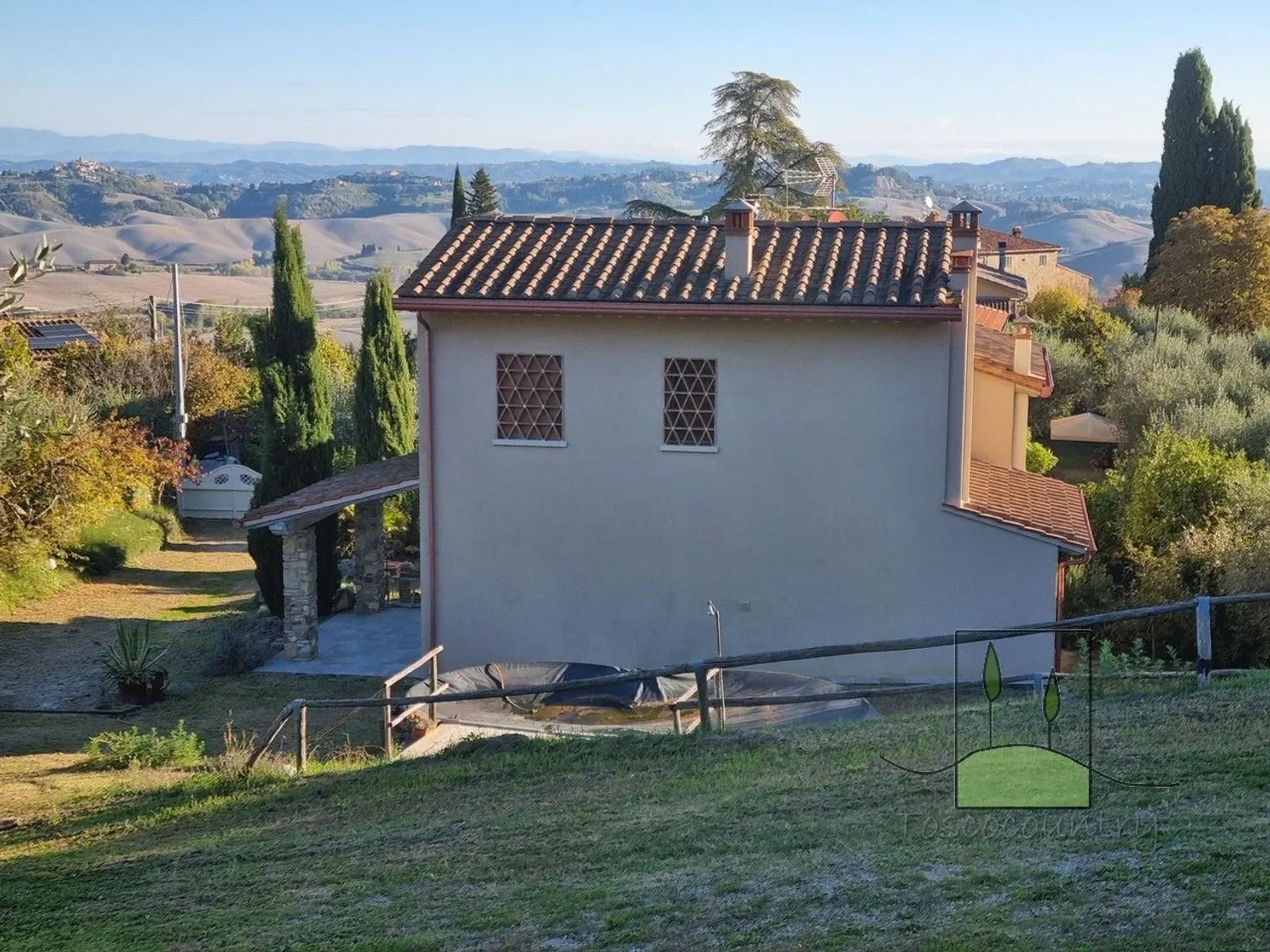Exterior photo 2