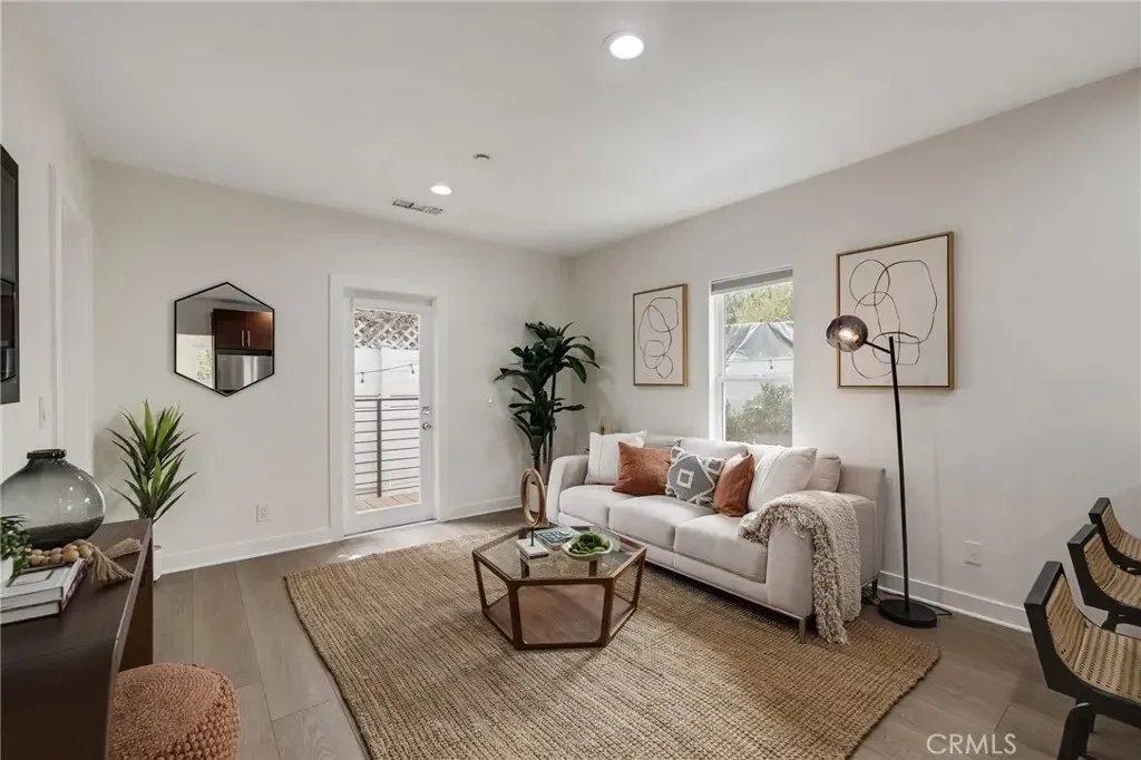 724 San Miguel Avenue, Los Angeles, California, United States. - Photo 16