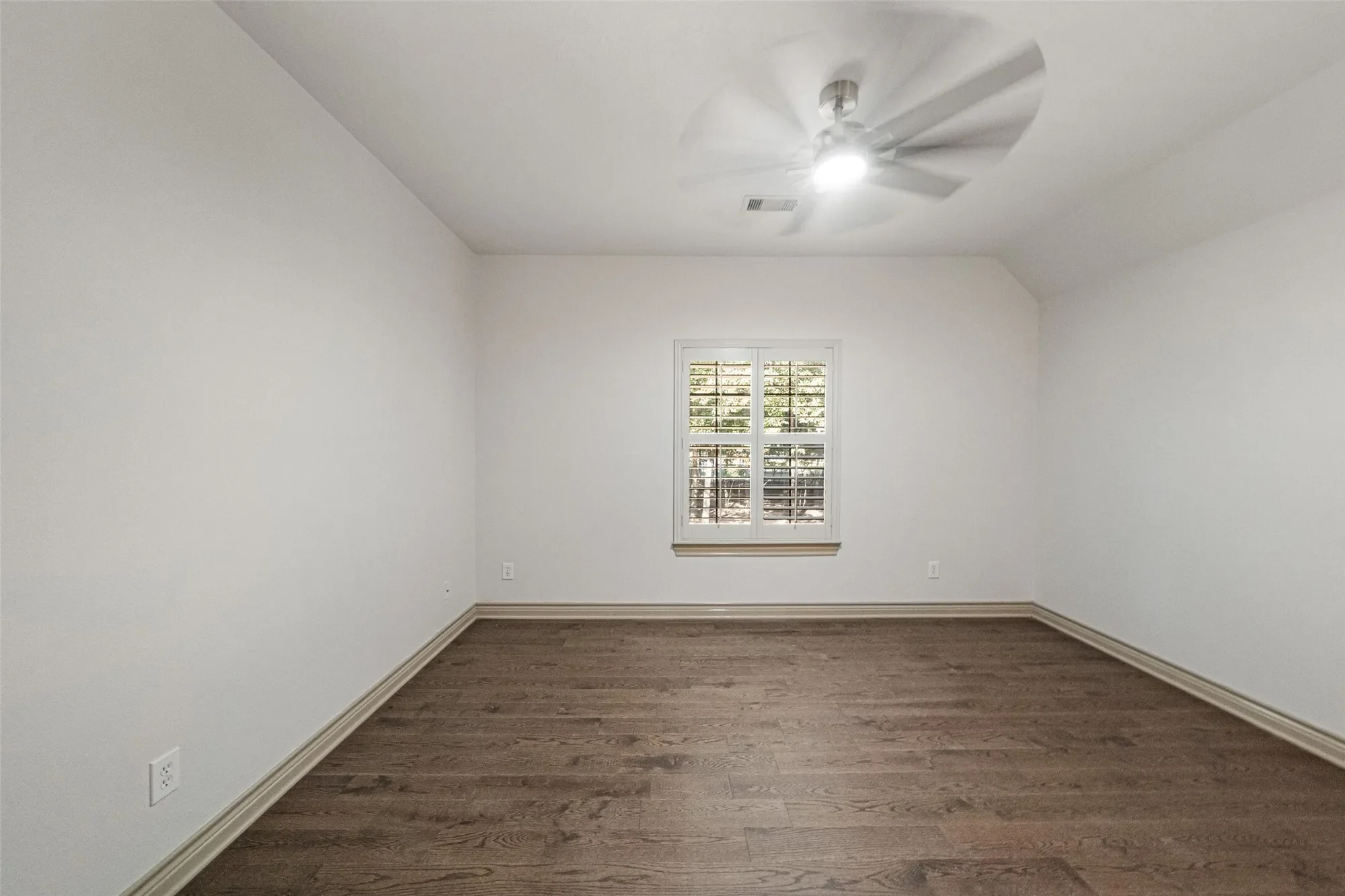 10332 Hunter Creek Lane, Conroe, TX 77304, Conroe, Texas, United States. - Photo 15
