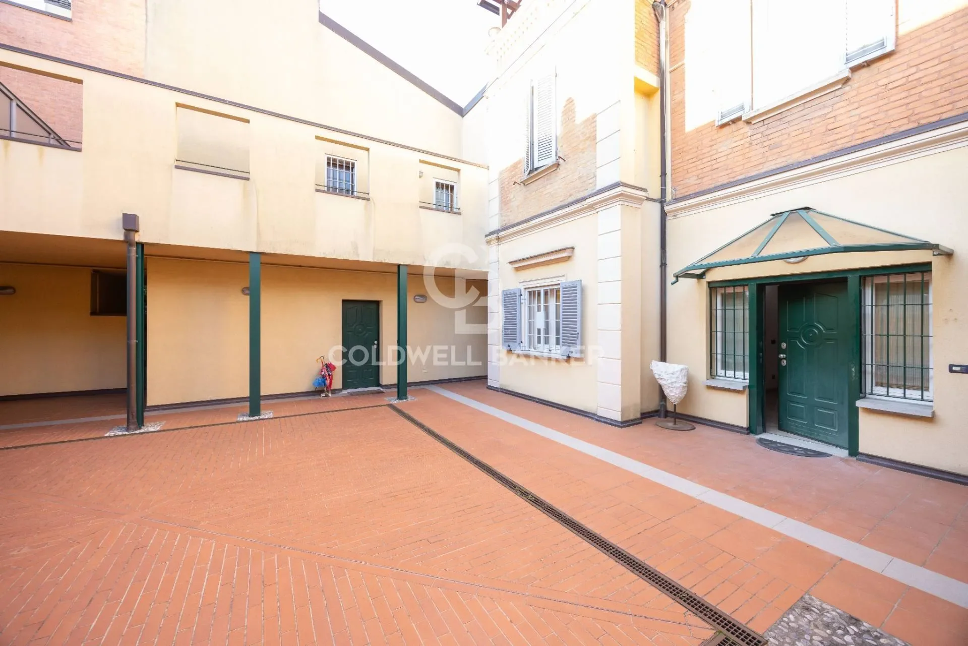 Via Luigi Valeriani, Bologna, Emilia-Romagna, Italy. - Photo 41