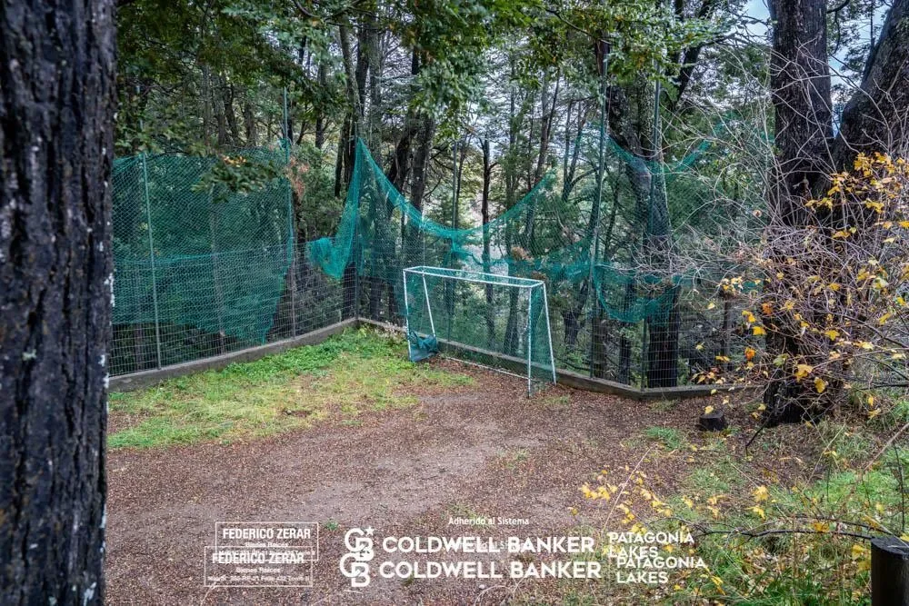 VENTA - Exclusiva casa de 8 ambientes, 5 dormitorios, 6 baños en barrio Las Vertientes, Bariloche, San Carlos de Bariloche, Río Negro, Argentina. - Photo 14