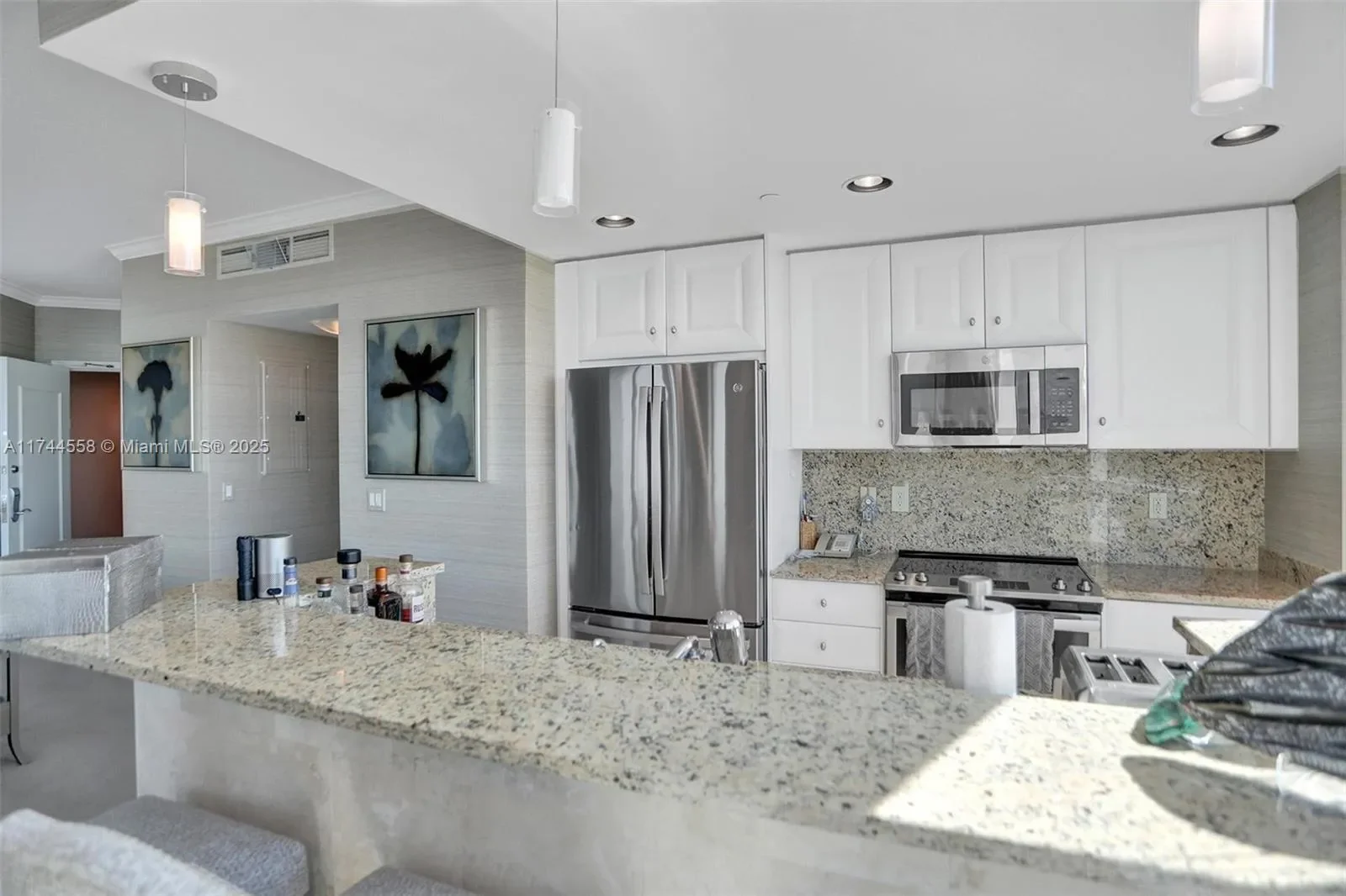 4401 Collins Ave 2114/2116, Miami Beach, Florida, United States. - Photo 13