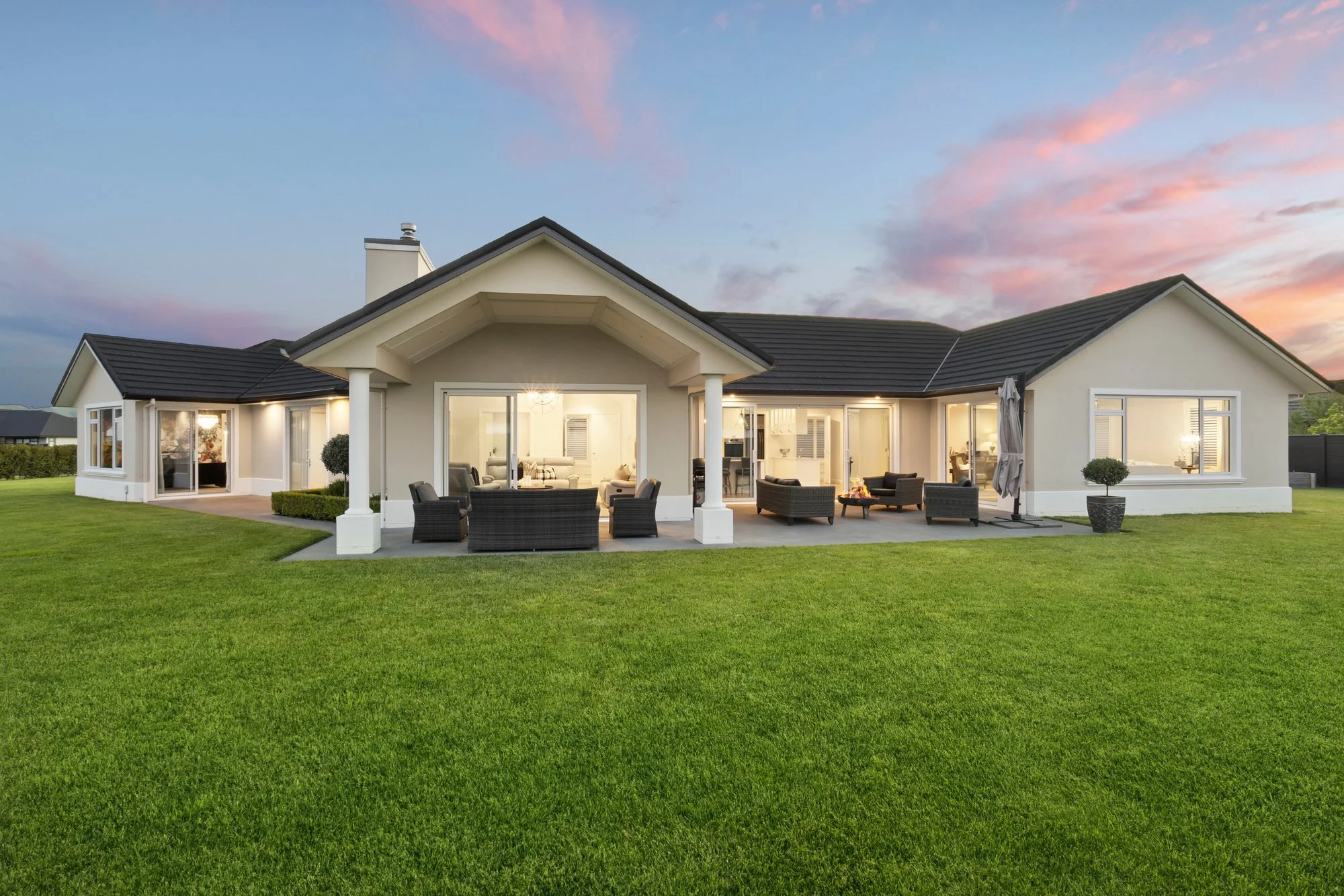 Exterior photo 4