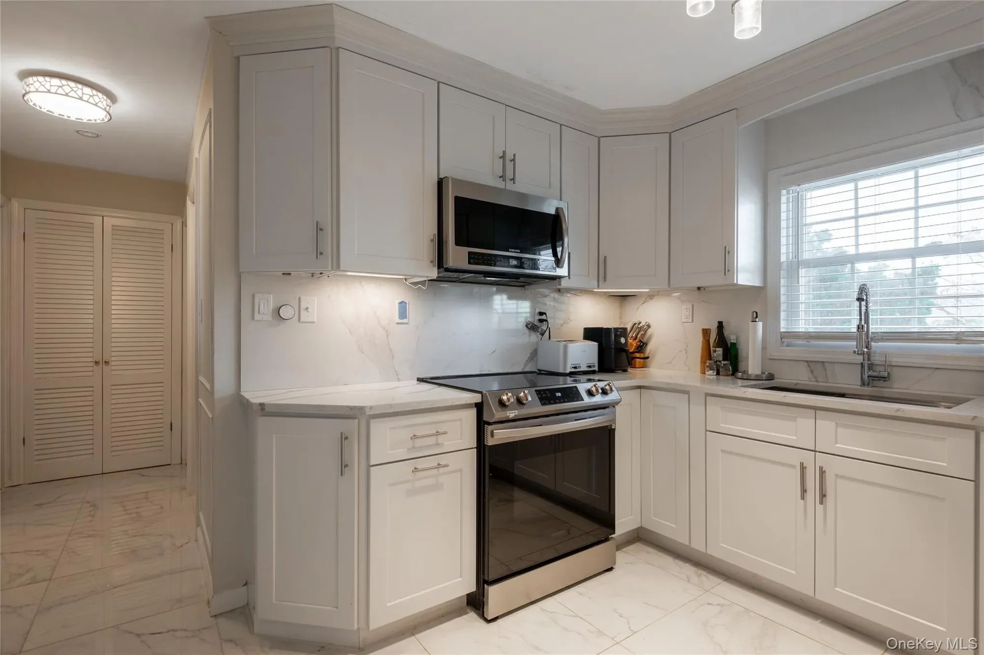 11 Foster Lane , Westbury, NY 11590, Salisbury, New York, United States. - Photo 10