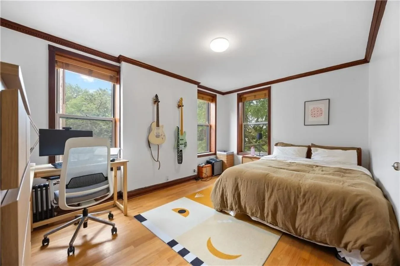 385 6th Avenue, New York, New York, United States. - Photo 4