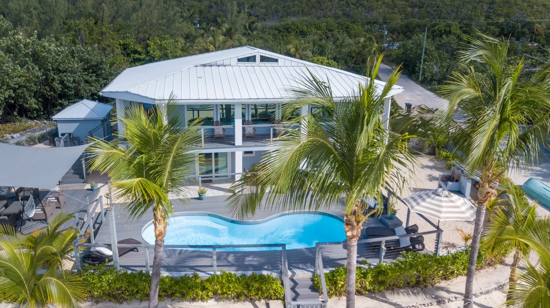 Exterior photo 7