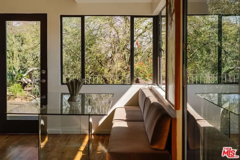 8715 Skyline Drive, Los Angeles, California, United States. - Photo 26