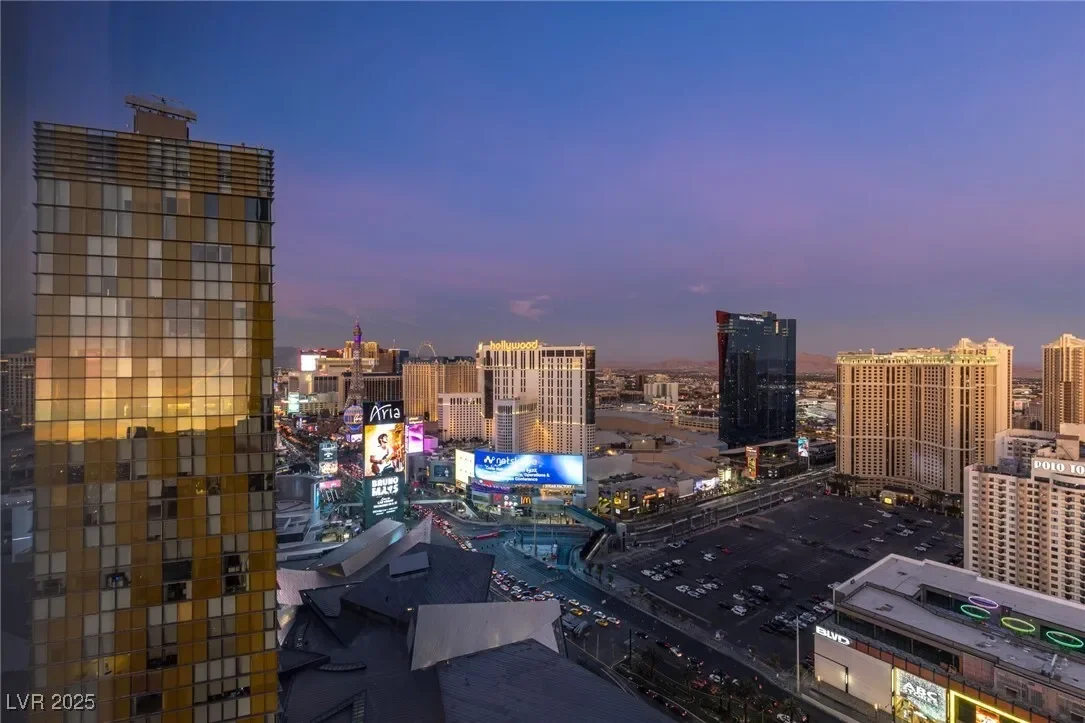 3750 Las Vegas Boulevard 2808, Las Vegas, Nevada, United States. - Photo 34