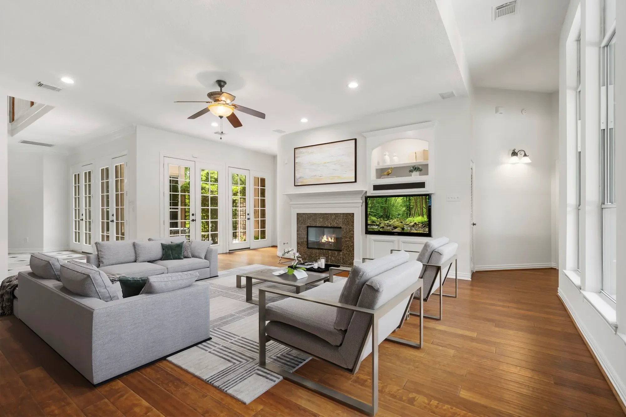187 E Lansdowne Circle, The Woodlands, TX 77382, The Woodlands, Texas, United States. - Photo 13