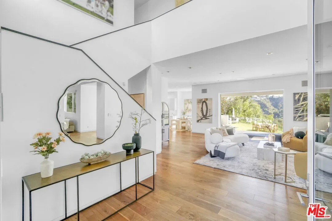 1116 Linda Flora Dr, Los Angeles, California, United States. - Photo 25