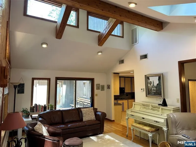 26 Daniel Court, Woodcliff Lake, NJ 07677, Woodcliff Lake, New Jersey, United States. - Photo 14