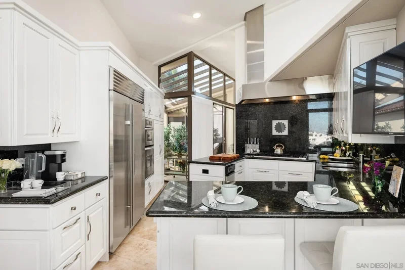 25 The Point, Coronado, California, United States. - Photo 6