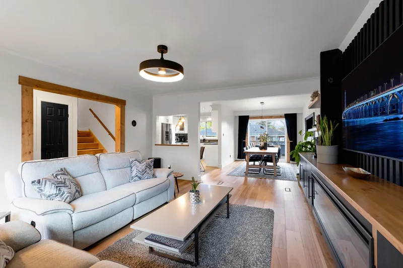 135 Boul. St-Jean, Pointe-Claire, Quebec, Canada. - Photo 14