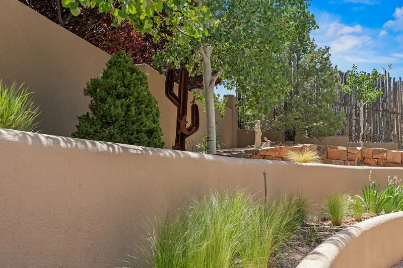 21 Camino Barranca, Santa Fe, NM 87507, Santa Fe, New Mexico, United States. - Photo 36