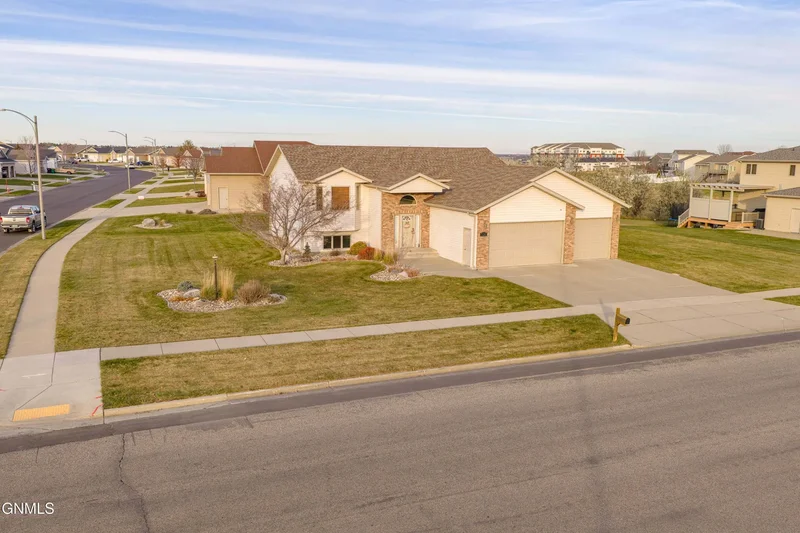 726 Medora Avenue, Bismarck, ND 58503, Bismarck, North Dakota, United States. - Photo 74