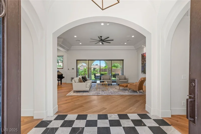 38 Pebble Dunes Court, Las Vegas, Nevada, United States. - Photo 6