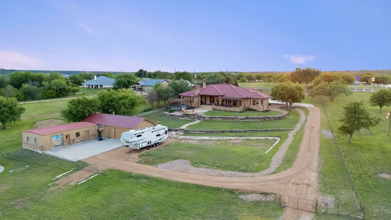481 Chimney Cove Drive , Marble Falls, TX 78654, Marble Falls, Texas, United States. - Photo 36