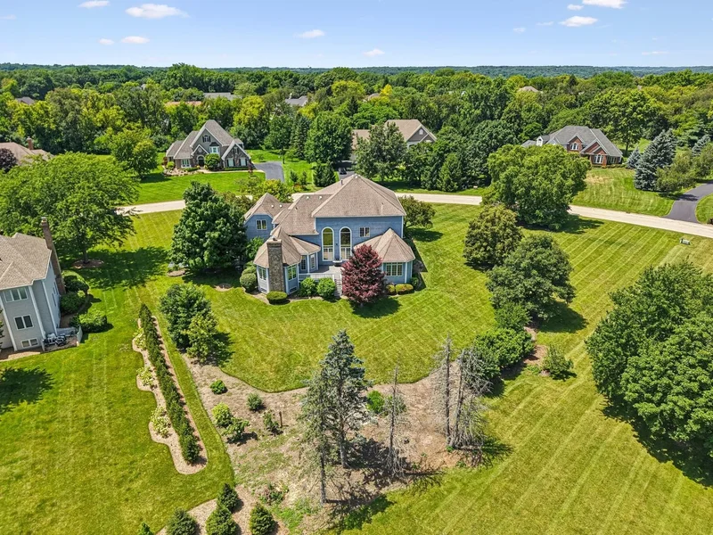 6605 Oakwood Manor Drive, Crystal Lake, Illinois, United States. - Photo 91