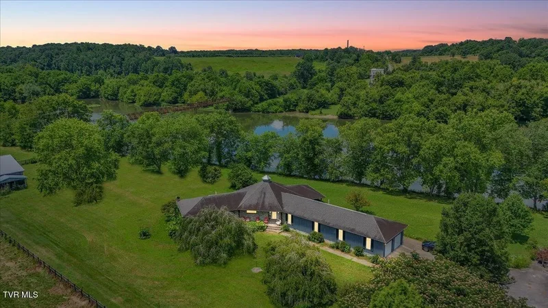 628 Christian Bend Road, Church Hill, TN 37642, Church Hill, Tennessee, United States. - Photo 15