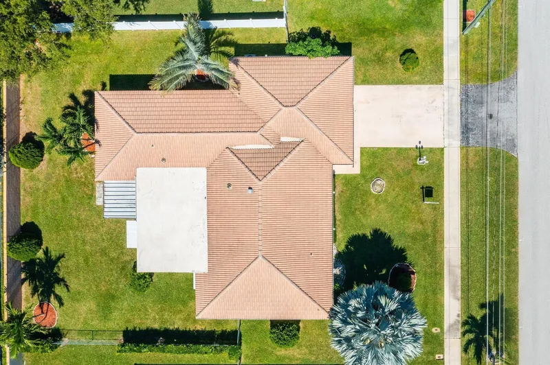 3363 NE 6th Drive, Boca Raton, Florida, United States. - Photo 2