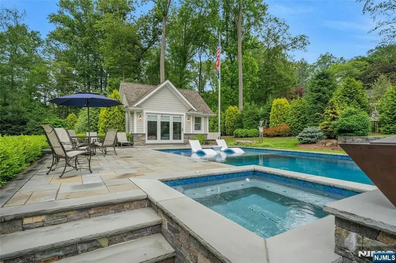 35 Hampshire Hill Rd, Upper Saddle River, NJ 07458, Saddle River, New Jersey, United States. - Photo 12