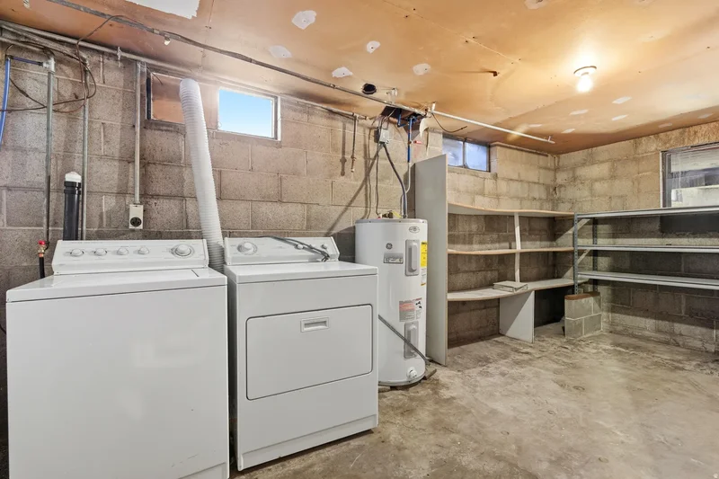 1325 E MILNE LN, Midvale, Utah, United States. - Photo 34