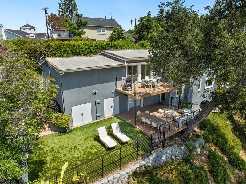 13513 Cheltenham Dr, Sherman Oaks, CA 91423, Los Angeles, California, United States. - Photo 20