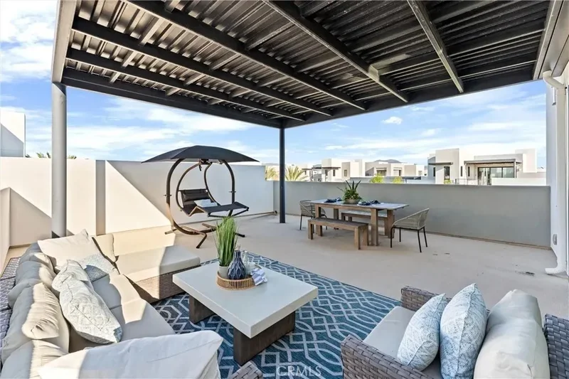 419 Transport, Tustin, California, United States. - Photo 3