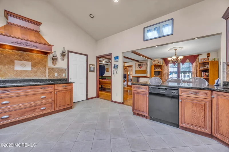 11 Dutch Road, East Brunswick, NJ 08816, East Brunswick, New Jersey, United States. - Photo 6