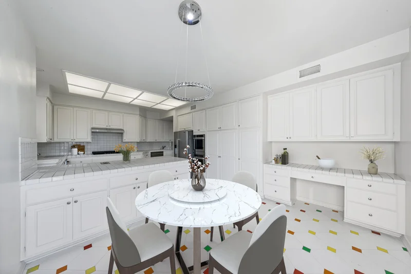 Beautiful Penthouse in Beverly Hills Adjacent