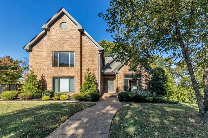Single Family Residence in Brentwood