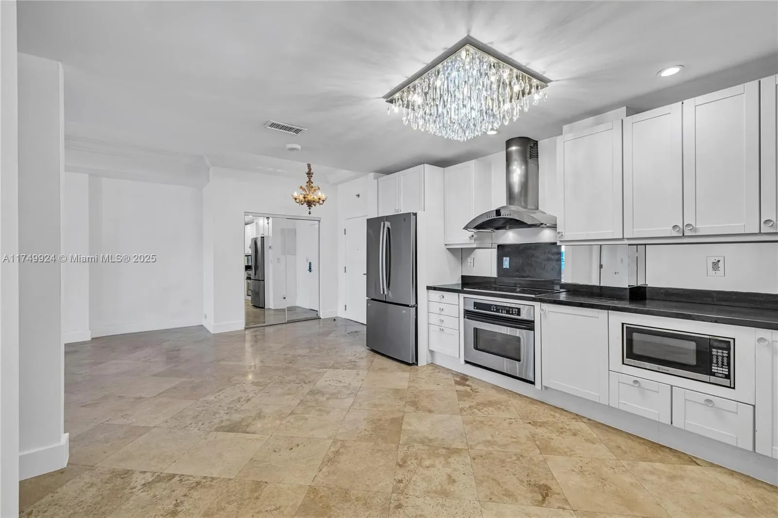 2301 Collins Ave PH18, Miami Beach, Florida, United States. - Photo 18