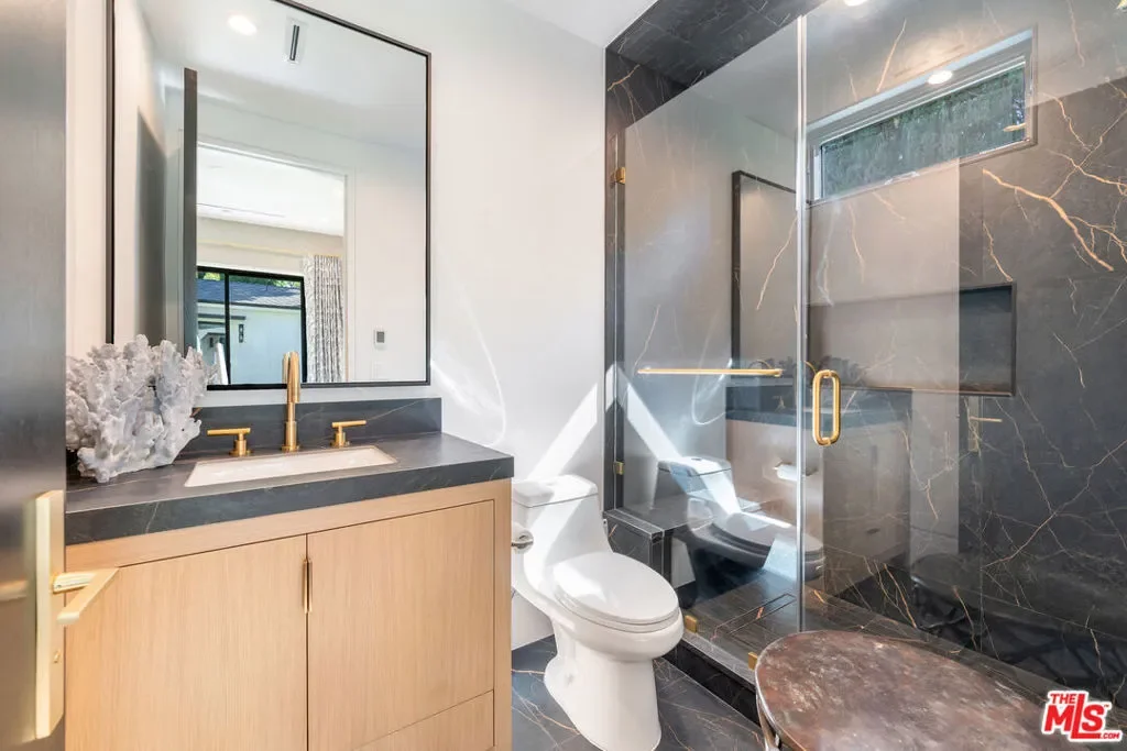 17228 Otsego Street, Los Angeles, California, United States. - Photo 24