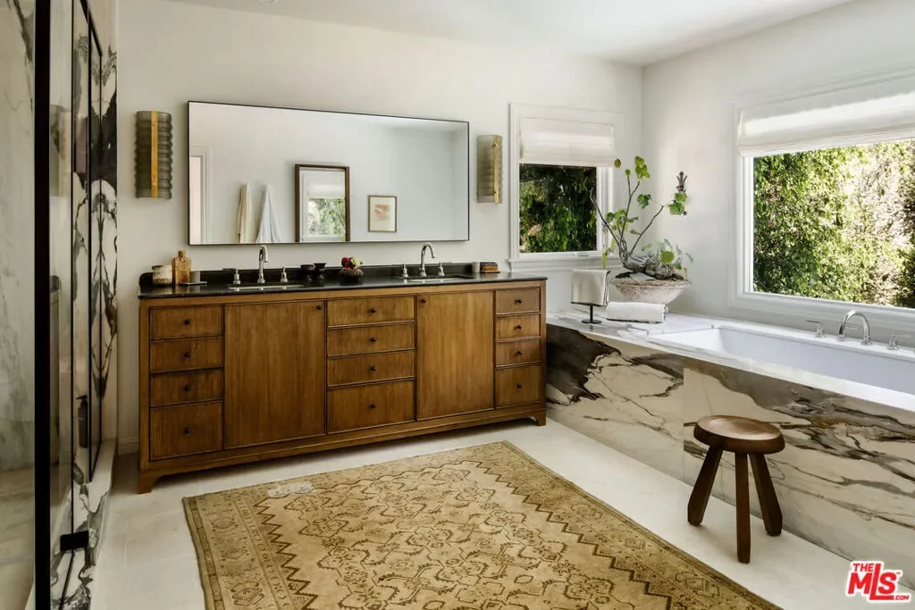 2003 El Cerrito Place, Los Angeles, California, United States. - Photo 29